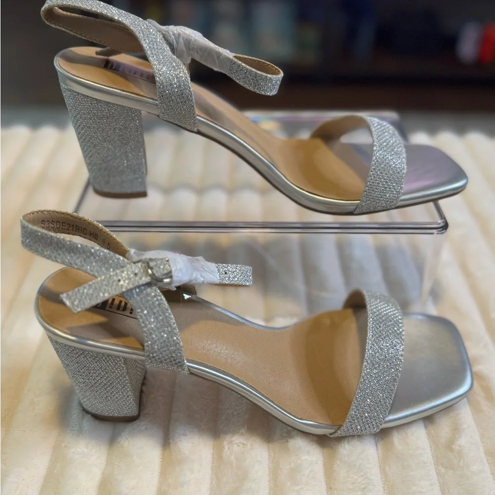 IDIFU Shimmering Silver Heels